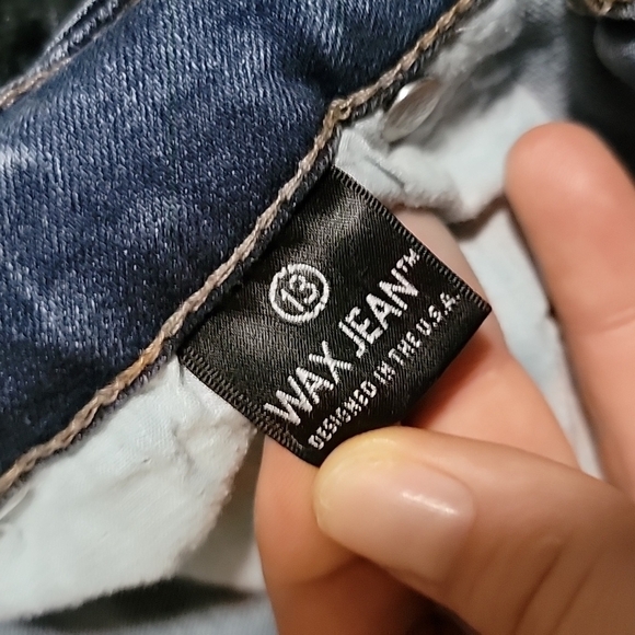 Distressed Jeans - Picture 4 of 5